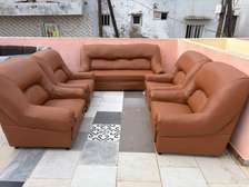 Salon 7 place couleur marron