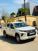 Mitsubishi L200 pick-up double cabine blanc