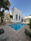 Villa moderne et spacieuse  à vendre à Ngor Almadies