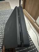 Sony PS4 Slim Noir avec Manette sans Fil
