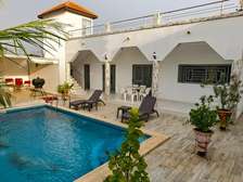 À VENDRE – Villa meublée avec piscine à Saly