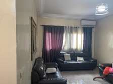VILLA R+1 à Vendre  253 mètre carré Cité Al bazar Zac mbaw