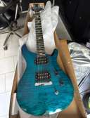GUITARE ÉLECTRIQUE PROFESSIONNELLE
