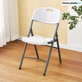 Chaises en plastique lourd solide