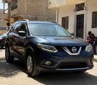 Nissan rogue année 2016 automatique essence Verson 4x4