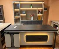 Bureau Directeur bois foncé LED rangement intégré