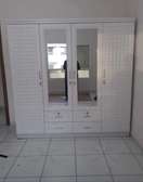 Armoire de rangement 4 battants