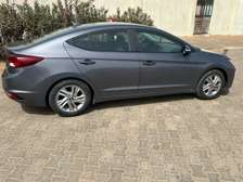 2019 Hyundai Elantra Gris Métallisé Berline Spacieuse