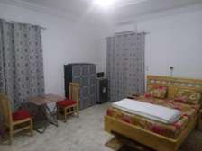 CHAMBRES SPACIEUSES CLIMATISÉES À LOUER