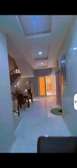 Maison spacieuse lumineuse avec escalier intérieur