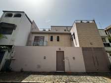 Villa R+1 à louer à Sipres Mermoz
