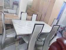 Table marbre noir 6 chaises cuir métal chromé
