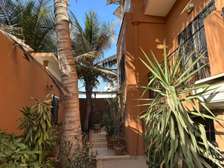 Location Duplex 4 chambres salon Point E