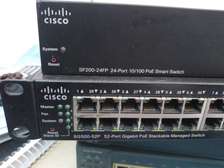 Switch Cisco PoE et switch HP PoE Gigabit