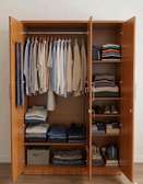 Armoire 3 batant en bois très solide