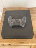 Sony PlayStation 4 Noire avec Manette DualShock 4