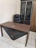 Table bureau 1m40+Rangement 2 portes