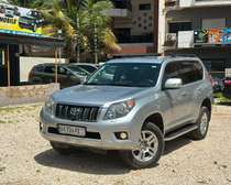 Toyota Land Cruiser Prado VX.   Année 2012