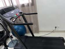 DOMYOS T520B, un tapis de course de Decathlon