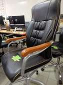 Fauteuil bureau cuir synthétique noir accoudoirs bois
