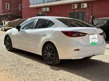 Location Mazda 3