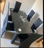 Table a manger en verre avec 6 chaises