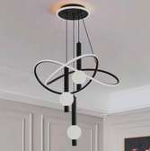 Suspension design noir et blanc multi-lumières moderne