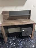 Bureau à vendre + fauteuil noir