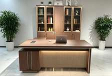 Bureau direction grand format avec rangement