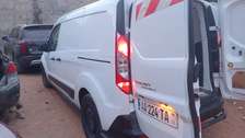 Fourgon utilitaire blanc cabine 2 places grand volume