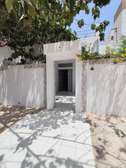 Villa semi-meublée à Louer – Sicap Amitié 3, Dakar