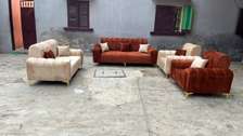Salons de 7 places disponibles sur commande