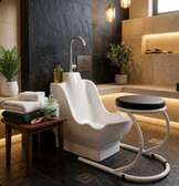 Fauteuil de bain ergonomique céramique blanche avec tabouret