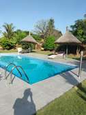 villa meublee avec piscine a Nianing
