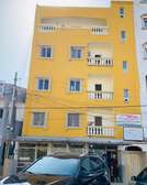 Appartement lumineux 3e étage avec balcon à Dakar