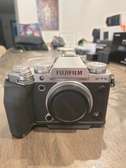Appareil photo fujifilm ( prix négociable)