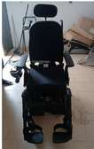 Fauteuil roulant électrique noir appui-tête réglable