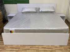 Lit et 2 commodes blanc