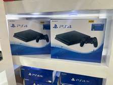 PlayStation 4 Slim neuf avec 10 jeux