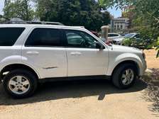 Ford escape à vendre en urgence, prix ferme.