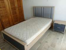 Lit moderne avec matelas+chevet