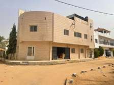 VILLA R+1 à Vendre  253 mètre carré Cité Al bazar Zac mbaw