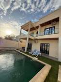Villa meublée R+1 à vendre à Ngaparou