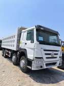 CAMION BENNE SINOTRUK HOWO 8x4