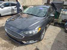Ford Fusion Gris foncé Berline 4 portes fiable