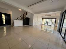 Location magnifique villa F5 Piscine Fann résidence