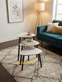 Ensemble 3 tables gigognes blanches pieds métal noir