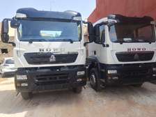 CAMION HOWO NEUF 2026 10roues