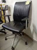 Chaise bureau cuir noir ergonomique avec roulettes