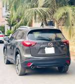 Mazda CX-5 SUV compact gris automatique essence